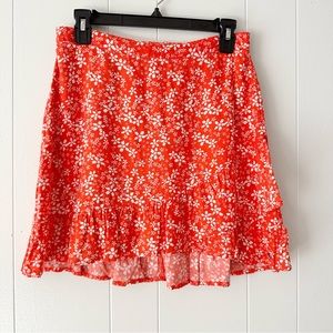 Roxy Face to Love red floral highwaisted ruffled mini skirt, size medium